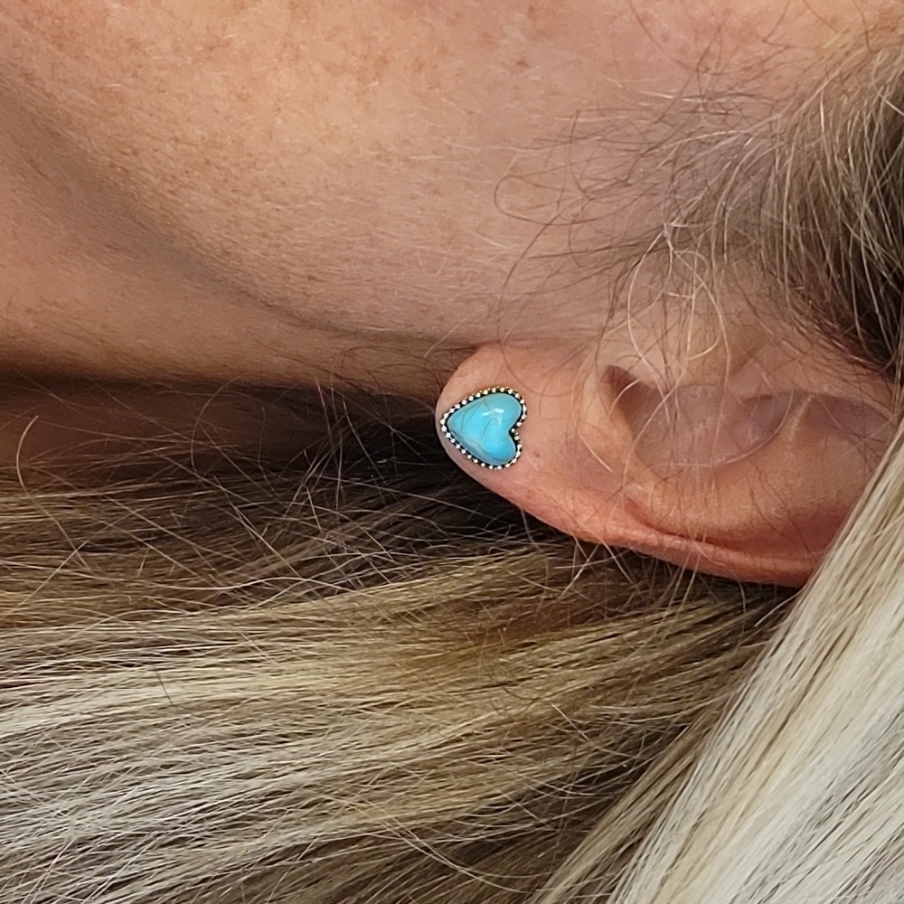 🔥LAST PAIR🔥 Turquoise Heart Stud Earrings - Picture 3 of 6